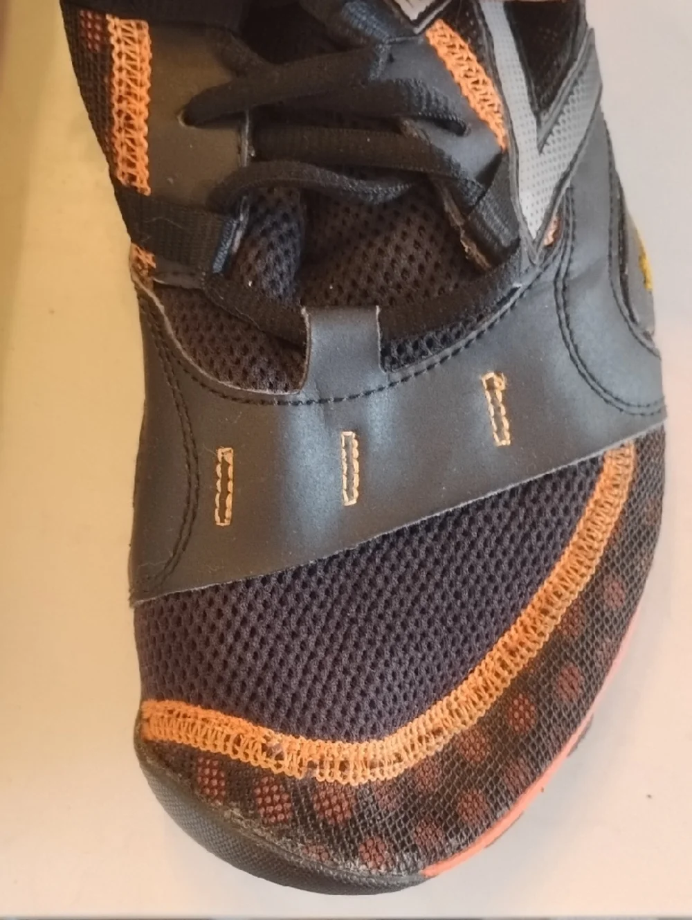 New Balance Minimus Trail Shoes Mens 11 Vibram Black Orange Lightweight - Picture 11 of 14